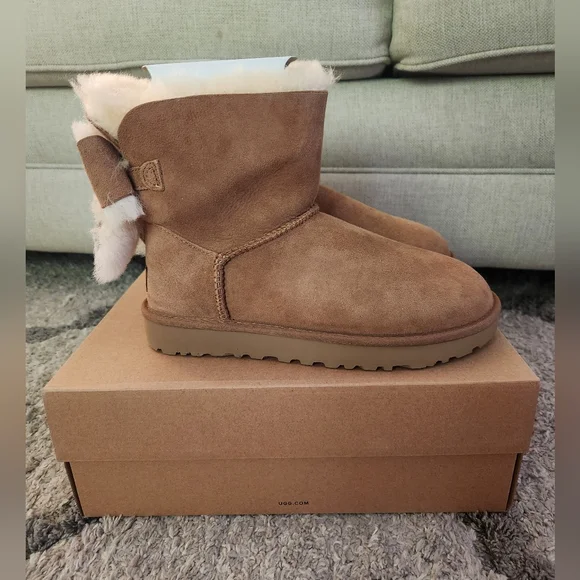 NEW UGG® Australia Classic Heritage Bow Boots - Suede - Picture 8 of 14